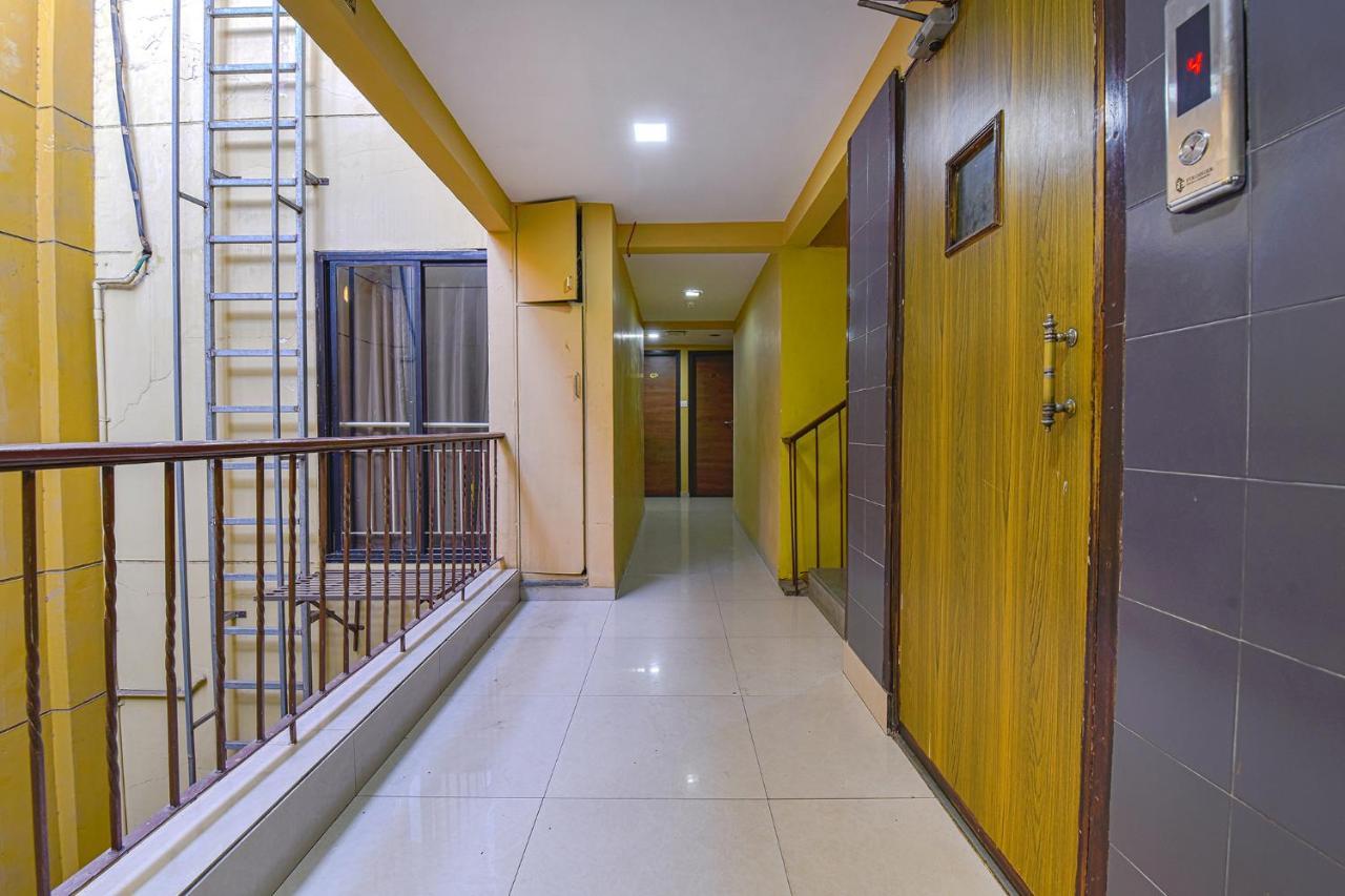 Hotel RB Residency Surat Exterior foto
